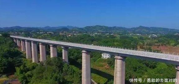 2019年通车，这是世界第一条山区高铁！四川和贵州人民的福音