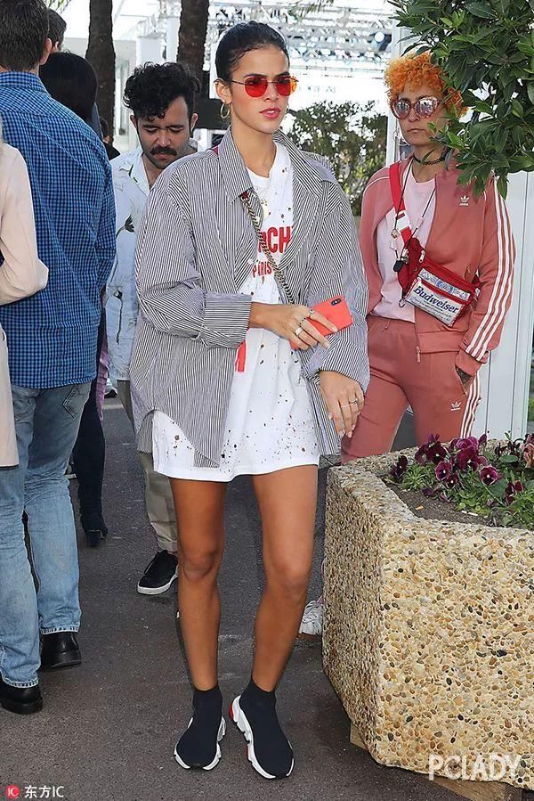 说起休闲，是时候祭出我时髦的“T恤裙”!