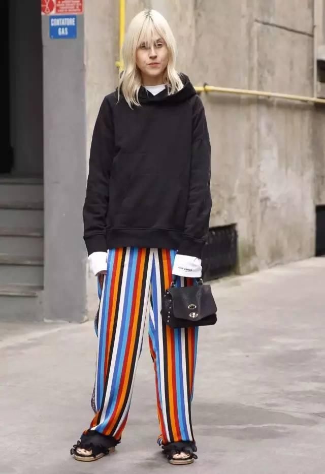 鞋子穿不对，阔腿裤再美也白费!