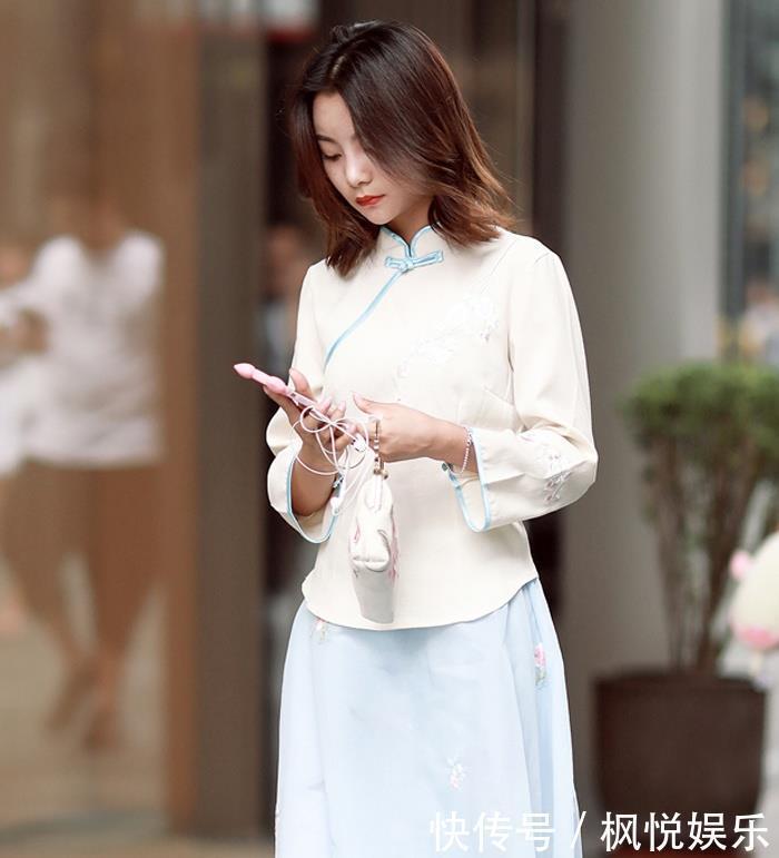  「秀气」街拍小姐姐的汉服比较秀气，有种小家碧玉的感觉