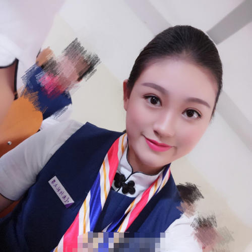 在飞机上，空姐为什么都要穿“短裙制服”，竟还有这个理由