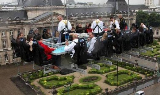 世界上最刺激的餐厅，每次只接待22位客人，吃饭要系上安全带