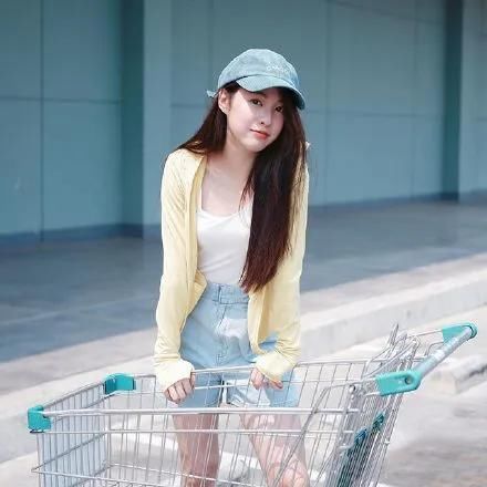  显高又显瘦■原创 泰国小个子网红真会穿！清新休闲的搭配很显高，网红界一股清流！