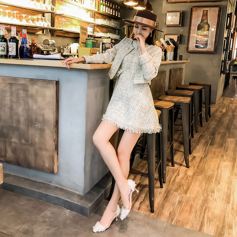 40岁老婆从来不穿连衣裙，今秋却一件接一件，美的真是让人心醉