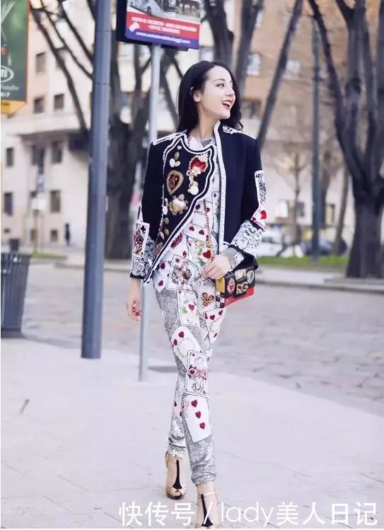 范冰冰刘涛穿长裙贵妇范，迪丽热巴穿裙子依旧少女模样，爱死了