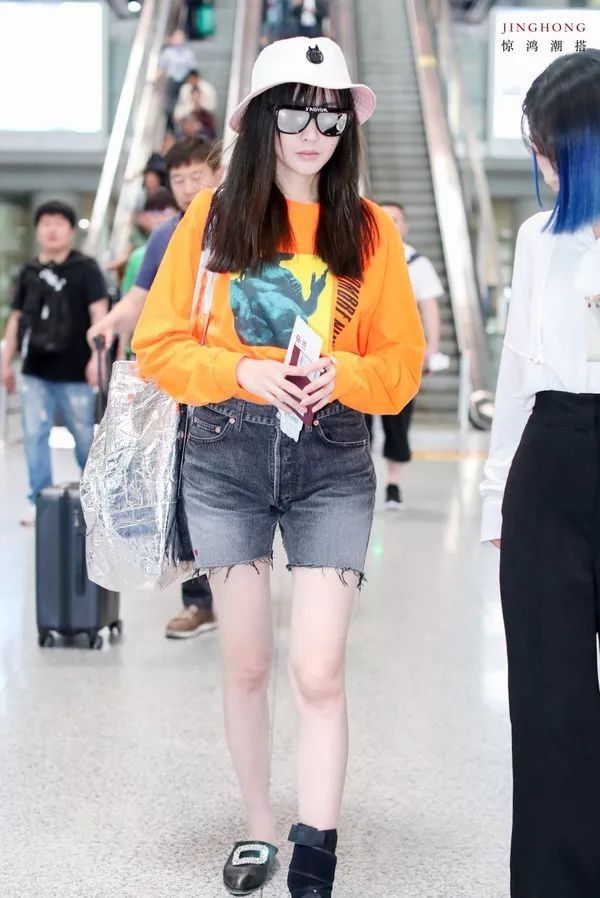 服气| 三年前一夜爆红如今又霸屏了?街拍里的张天爱才是真冷艳霸