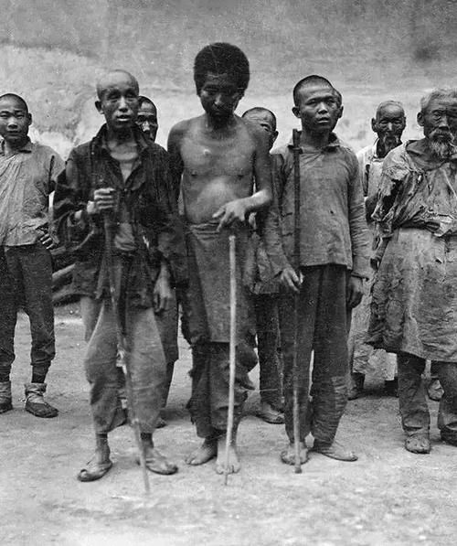 美国一位研究中国的学者，无意中在家里翻出来6000张中国老照片