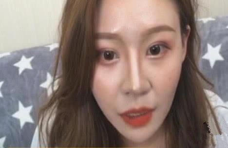 温婉开直播回应包养传闻:都是假的，9月份还要去上大学