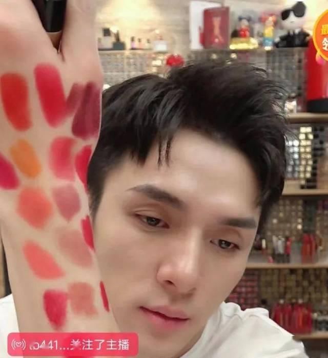 绝望:第一款让李佳琦崩溃的口红,试色试到绝望……