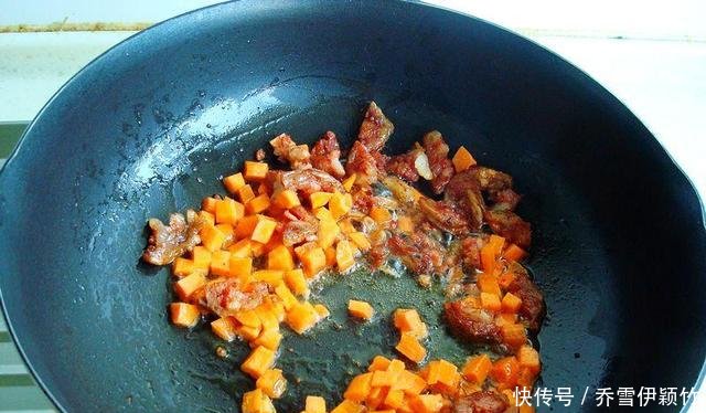  荤素■这碗炒饭学会了，再也不怕剩米饭，荤素搭配做便当真好