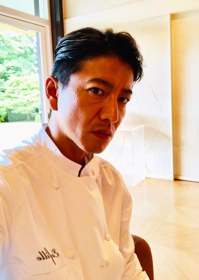 木村拓哉变身厨师挑战米其林星级评定，对于美食我们都是认真的