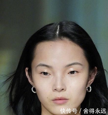 「style」T台or街拍?国模雎晓雯挑战百变style,冷酷且温柔!
