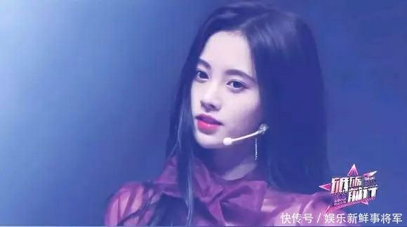 鞠婧祎短裤热舞,159穿出了170既视感,网友裤子全是亮点!