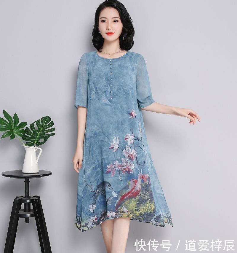  女人|39岁以上的女人别穿得太随意了，穿上这款真丝连衣裙，美丽又高贵