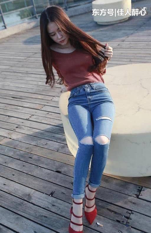 热情洋溢的牛仔裤美女,整个人都被她迷住