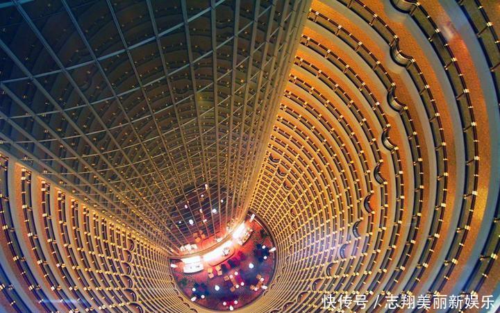 国内第一高楼：高达632米耗时8年才建成，日参观游客量达到三万