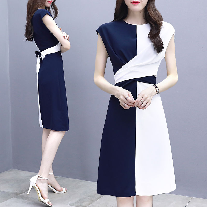 8月阔腿裤已不流行，“冷风蜂腰裙”纤细小蛮腰，专为胖女人设计