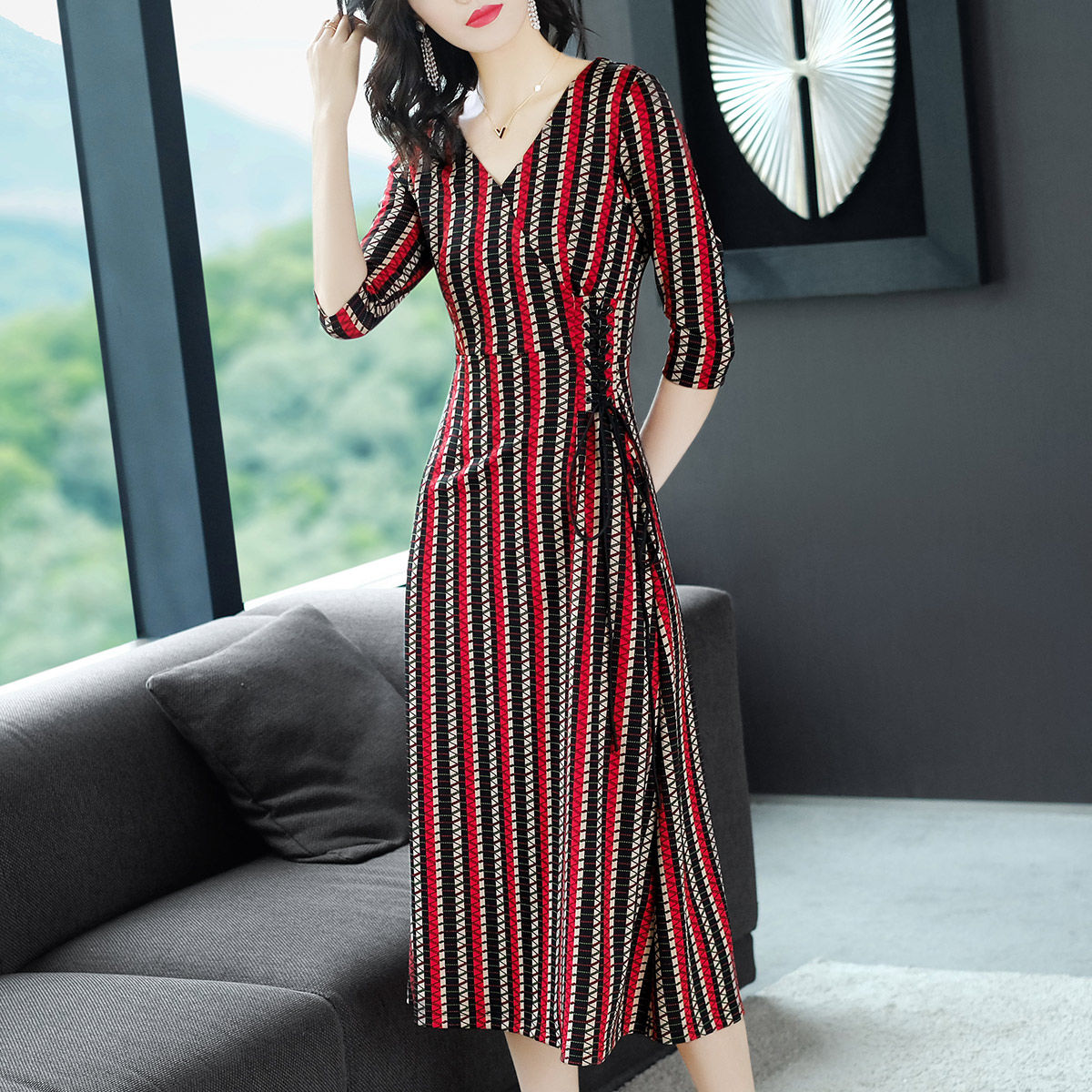 难怪姐姐都不买夏装，3小时前刚上架的秋裙实在太美，真想全买了