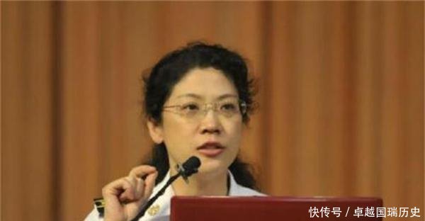 她被称为国防大学最美教授，53岁仍旧不见岁月痕迹，已是大校军衔