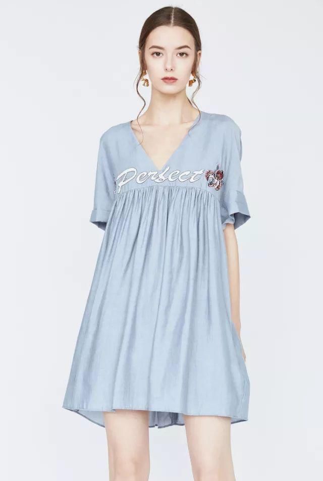 胸不平何以平天下!专治贫乳的穿衣法则告诉我们:平胸又如何，扛不