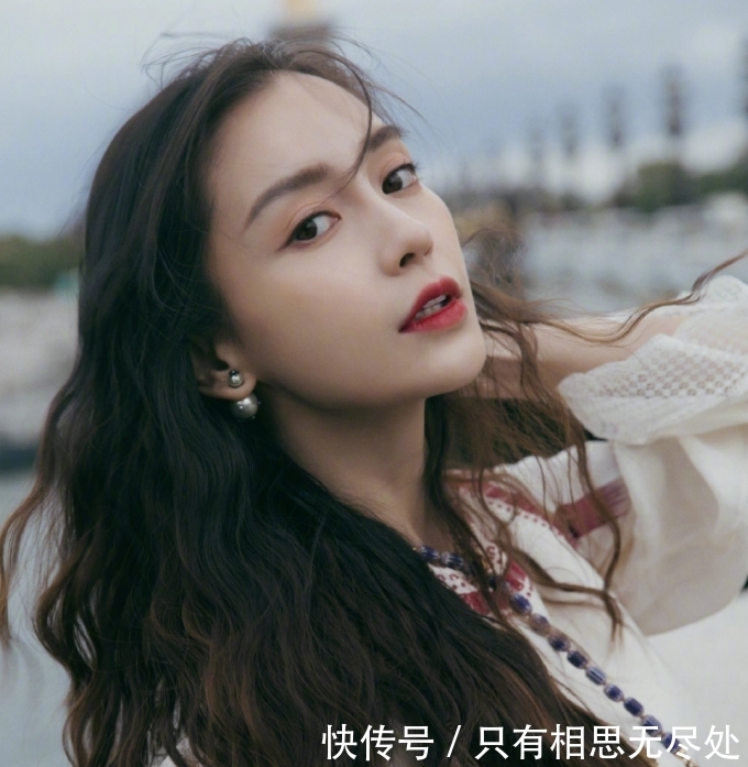  『施华洛世奇』穿的好看不如戴的好看？女明星全靠它吸睛，不信你试试