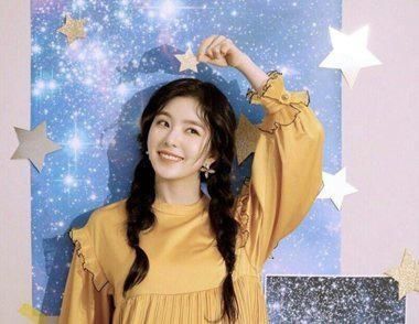 适合学生的中长发扎发图片！