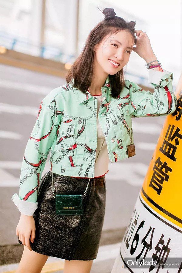 这个小女生竟是李宇春宋茜背后的时尚推手，比明星还带货!