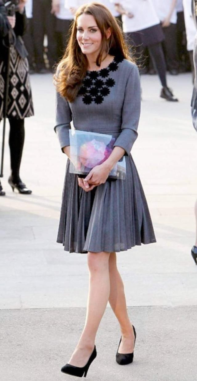 比较凯特王妃与梅根王妃的成长经历，谁才是不省心的王妃