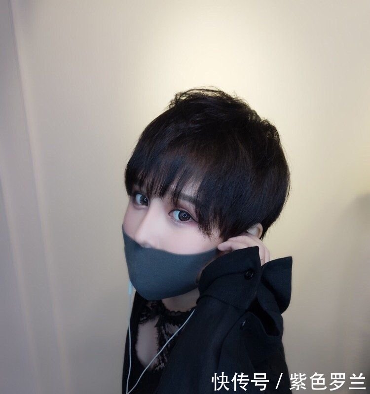 赵本山女儿分手了？男友发文引发网友争议，在一起才47天？