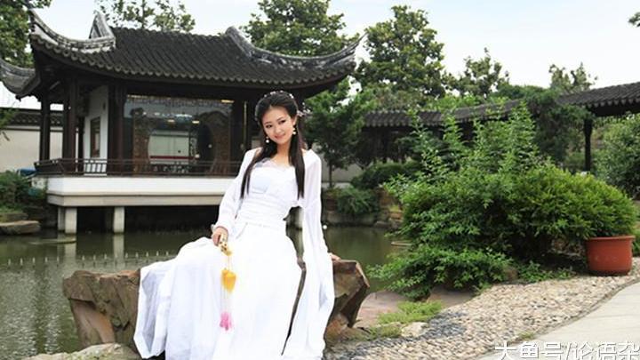 为什么女人不能穿太露的衣服?