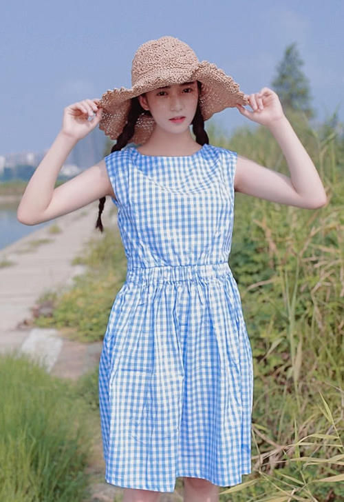 她是新人却在《扶摇》顶替张含韵，被杨幂捧成第二个热巴，穿搭气