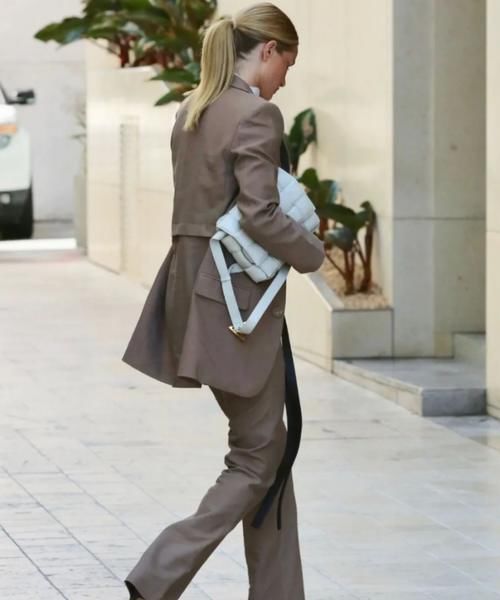  #时髦#哪个时髦精身上没件Bottega Veneta？