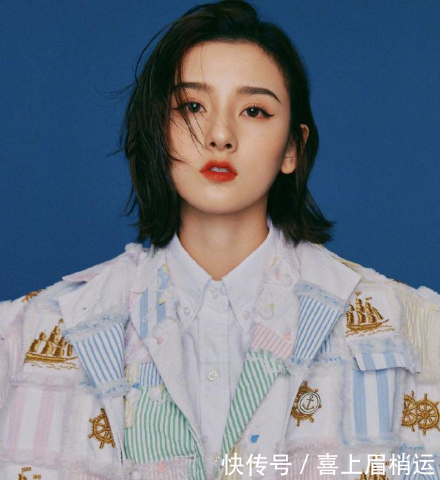 「紧身衣」宋祖儿多吃点饭吧，紧身衣都“填不满”，能有90斤？