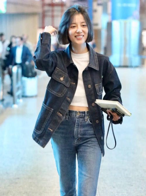 李溪芮这是怎么了？甩个头发苍老10岁都不止，美女变“霉女”？