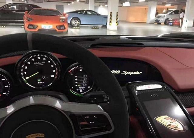 王思聪为啥从不在朋友圈晒豪车？网友真相了：那是土鳖才会干的事