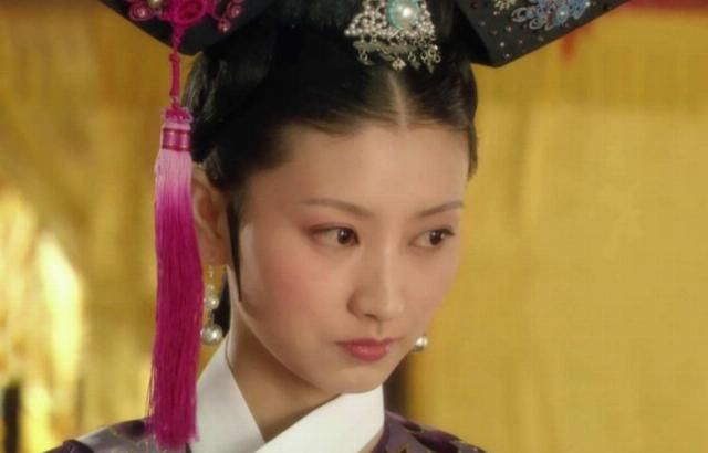 轻松:甄嬛传:斓曦去面试眉庄,轻松获得认可,却因一笑让导演沉下了脸