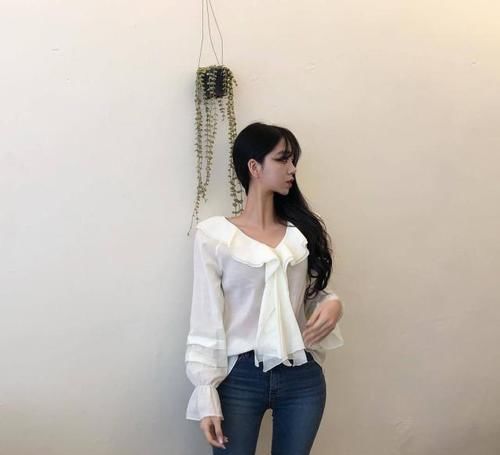 『柔美』牛仔裤呈现女性柔美纤细身姿,尽显淑女气质,魅力与众不同!