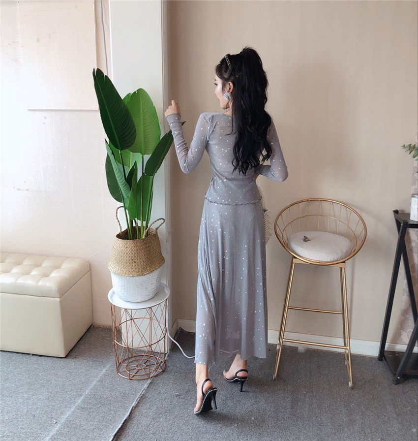 姐姐也太会穿了，这几款包臀裙，款款时髦修身又减龄，超嫩美