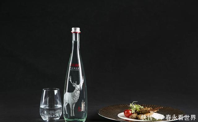  【瓶装水】中国瓶装水巨头诞生：打败娃哈哈怡宝，靠一瓶水赚来