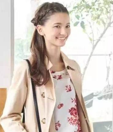 长发怎么扎好看，四步编发浪漫吸睛！