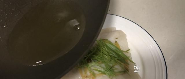 【龙利鱼】这鱼没有鱼刺,清蒸后没腥味,鱼肉鲜嫩,再贵也得买,小孩多吃点