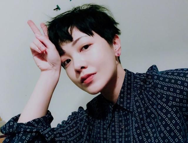 佘诗曼剪“二次元刘海”美成洋娃娃，吴昕却一刀回到解放前!