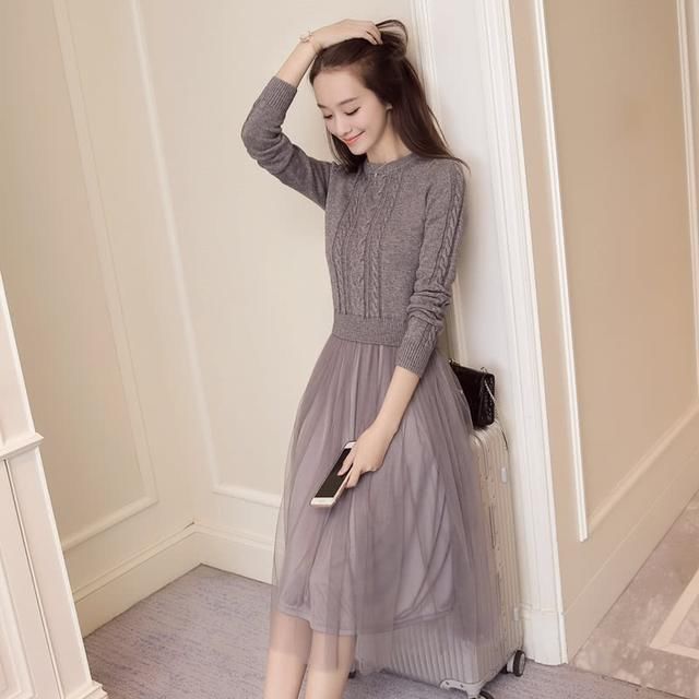 难怪表姐不穿牛仔裤，原来9月流行这样穿搭，女人味十足超迷人