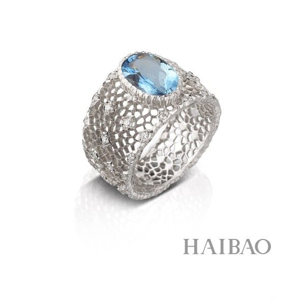 这届世界杯,球星太太们不遗余力地给球迷们好好上了一堂时尚配饰