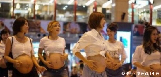 美女突然脱掉衣服，露出肚子，动作太大胆，下一幕众人纷纷夸赞