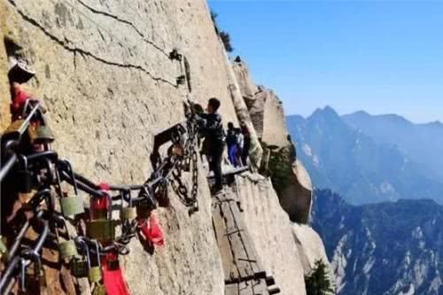 自古华山就特别险，华山长空栈道是谁修的？
