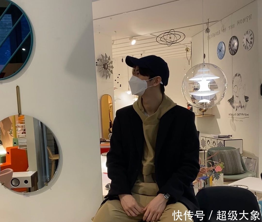 『死角』“脸蛋天才”车银优,金丝框眼镜配黑色西装,帅得360度无死角!