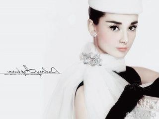 奥黛丽赫本真的有那么美?网友表示其素颜太普通