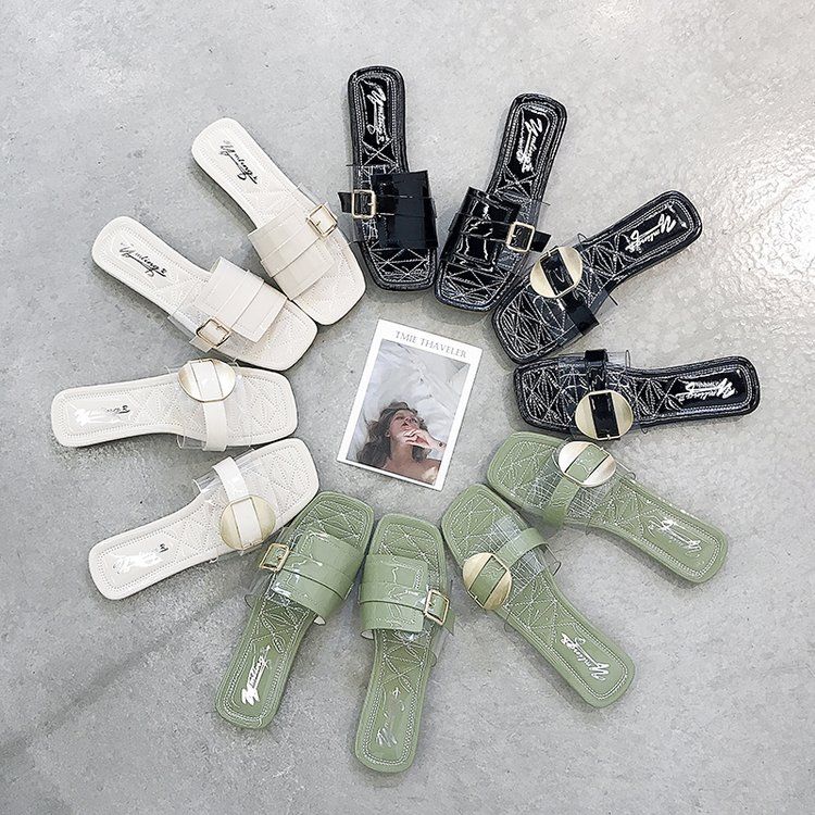 今年最流行的凉鞋，时尚有档次，一双比一双美