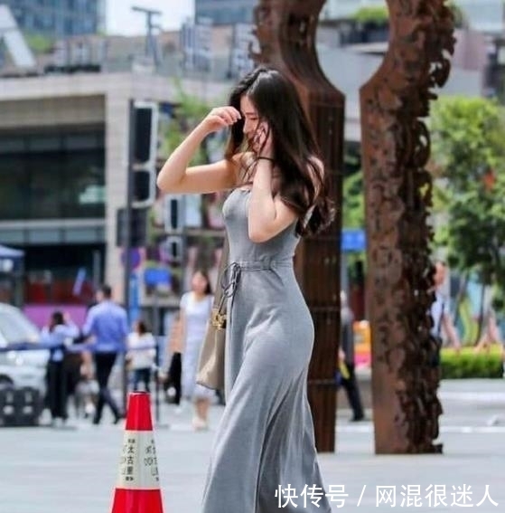 『秋月』街拍皎若秋月的美女,一条灰色的连衣裙,时尚气质风范